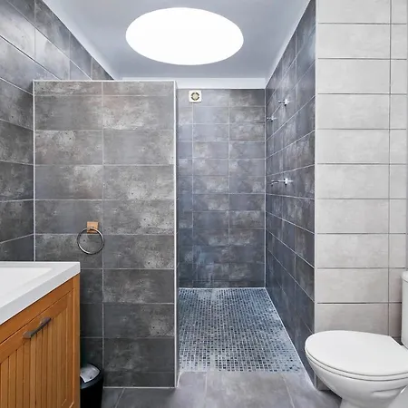 Willa Harmony House, *